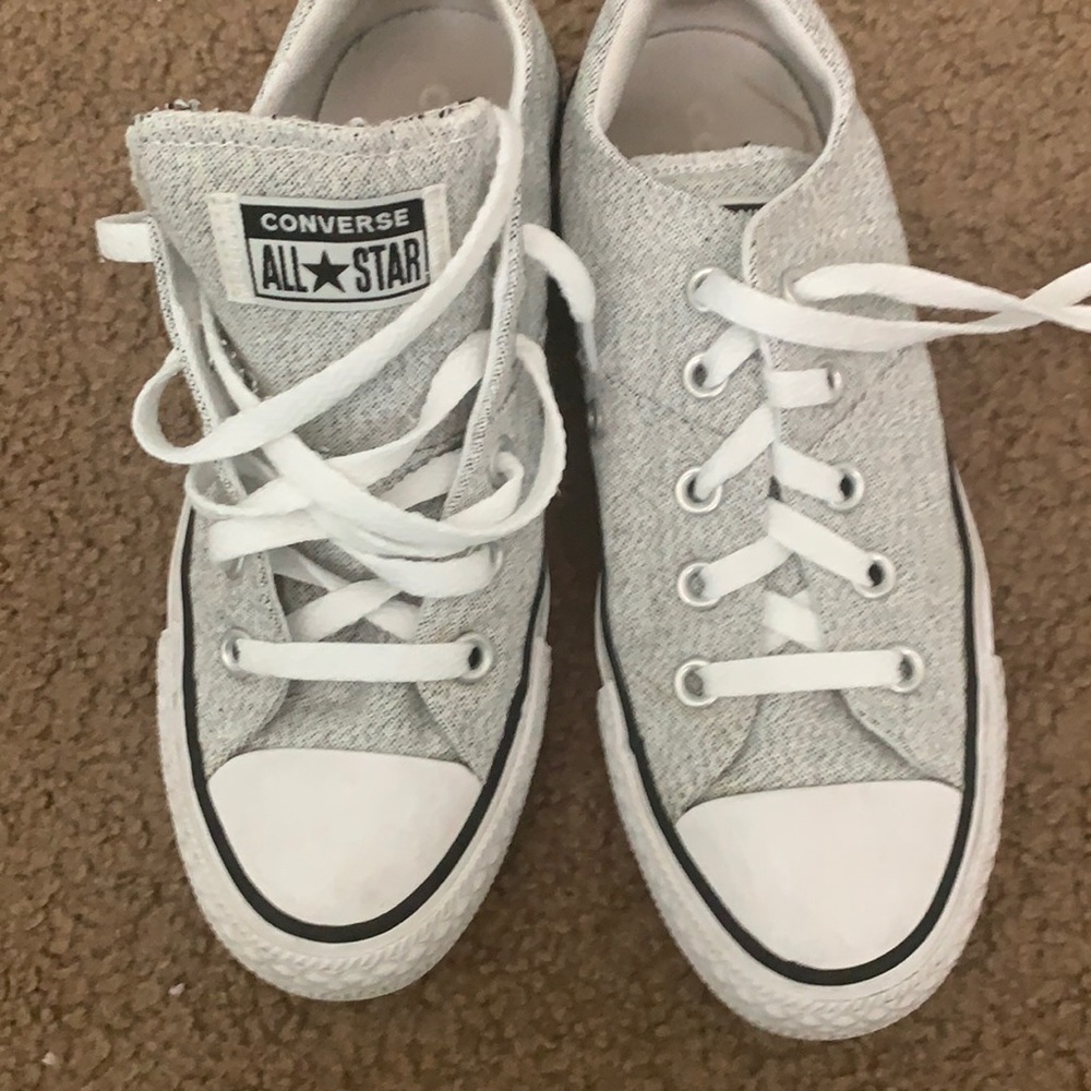 Converse barely worn
